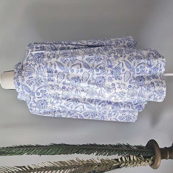 LuLaRoe Blue and White Print Valentina Button-Down Top NWOT - Picture 2 of 12